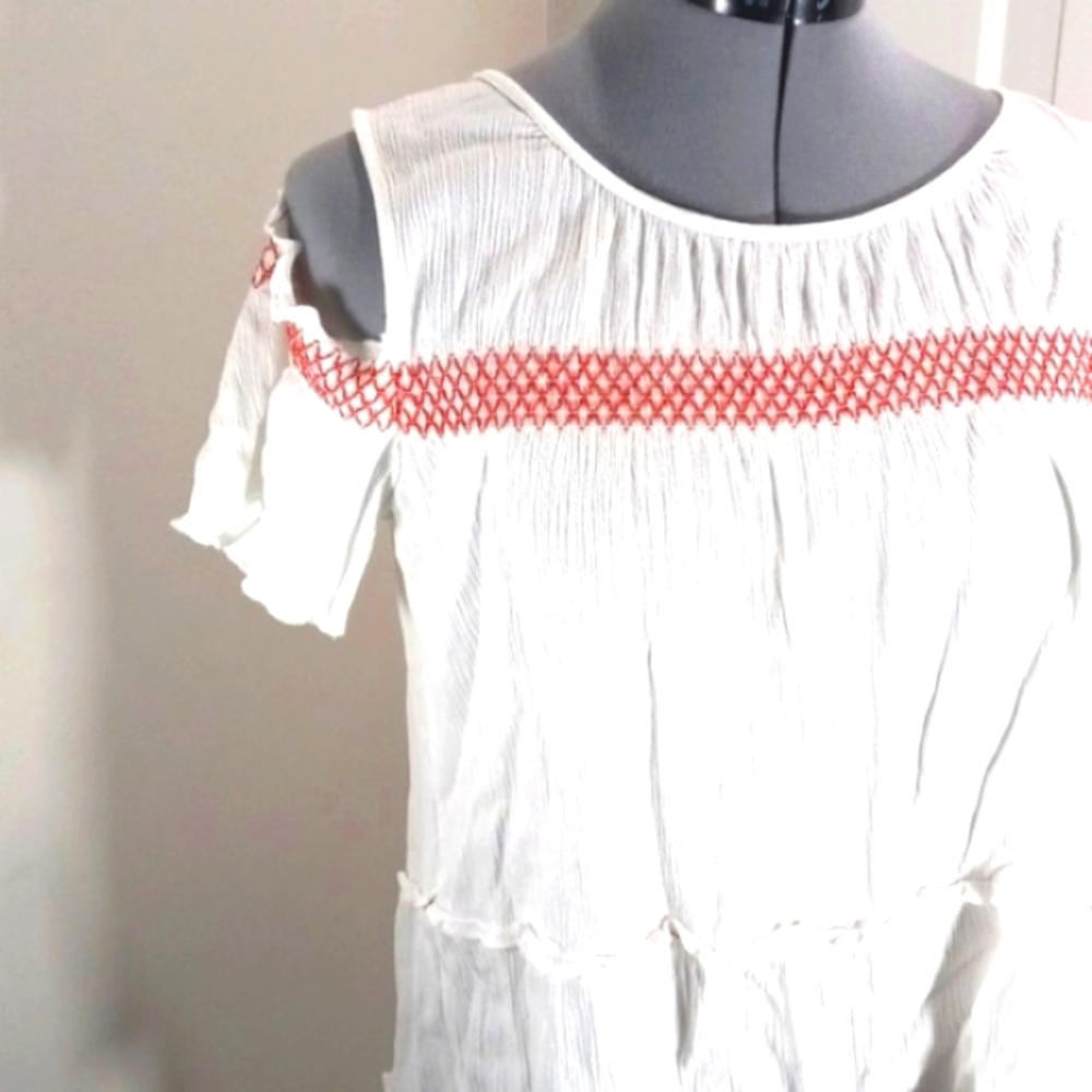 My Michelle Sz Med White Cropped Top with Rust cross-stitch